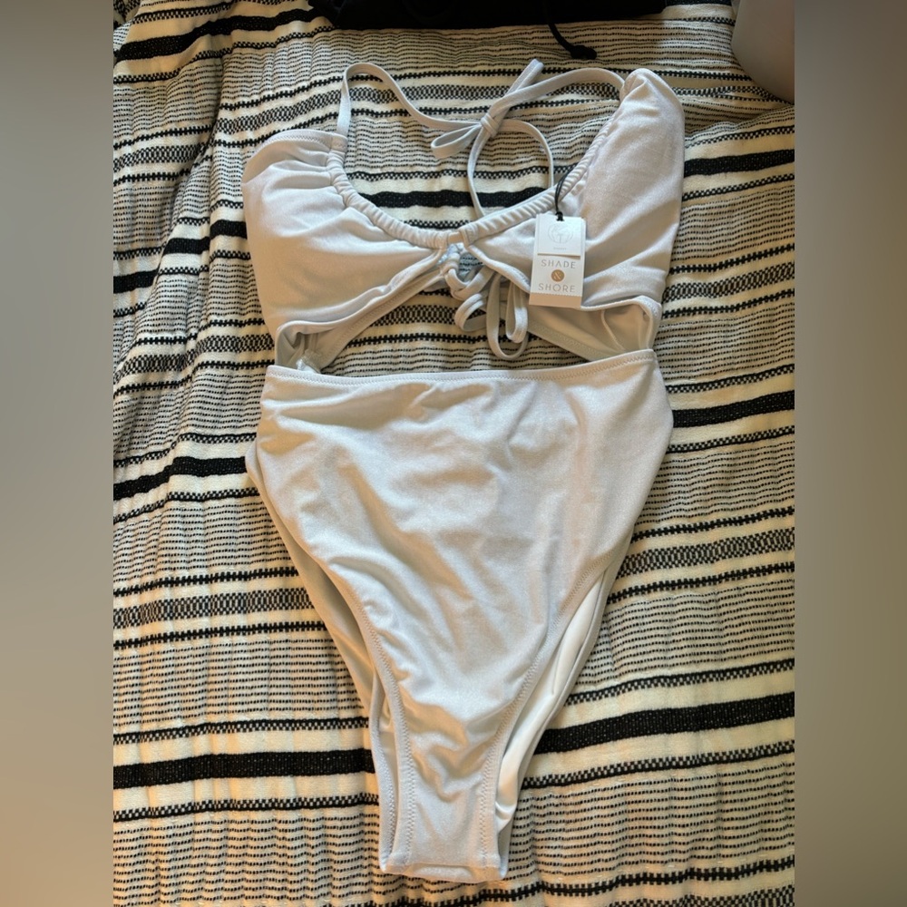 Bundle of 2 one piece bath suits m/lg shade & shore